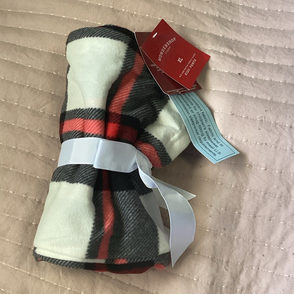 Kids extra large Wondershop white, Black & Red Plaid Fleece pajama pants nwt